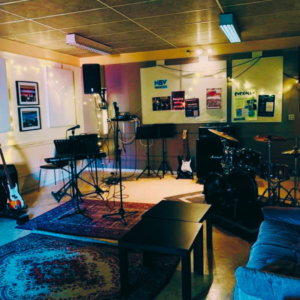 Replokal med musikutrustning